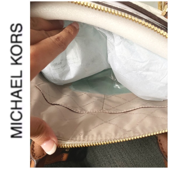 NWT authentic MK large monogram Cindy Dome vanilla - Picture 5 of 6